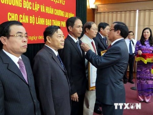 Zahlreiche Aktionen zum 60. Jahrestag der Befreiung der Hauptstadt Hanoi - ảnh 1